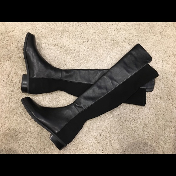 Stuart Weitzman - Picture 1 of 8